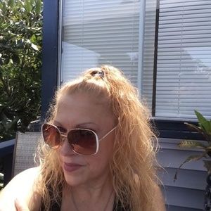 Meet your Posher, Jeanne